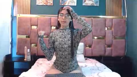 Aranza.  online show from 05-15-26, 12:01
