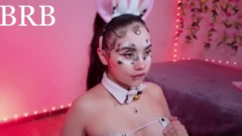 Snapshot of _ariiaa_ chatting on 10-12-25, 11:26 Aria online show from 10-12-25, 11:26