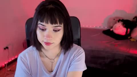 Snapshot of _ariiaa_ chatting on 10-17-25, 11:40 Aria online show from 10-17-25, 11:40