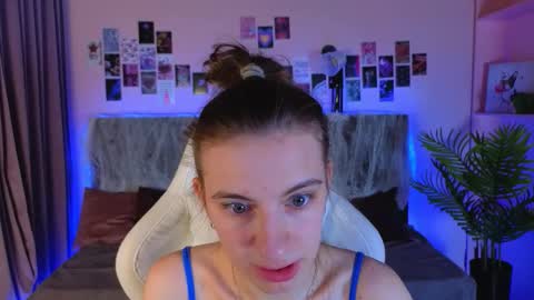 _ash_leyy_ online show from 10-25-25, 01:35