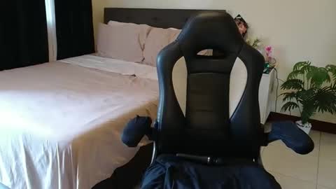 Angie online show from 11-22-25, 03:05