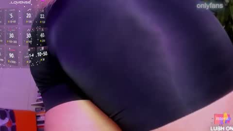 Snapshot of _asscutebig_ chatting on 10-06-25, 06:33 fer online show from 10-06-25, 06:33