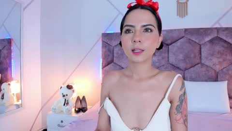 _aurora_collins_ online show from 12-22-25, 12:46
