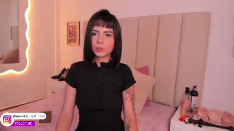 _aurora_collins_ online show from 06-25-26, 01:04