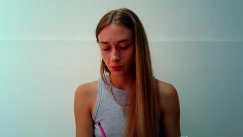Snapshot of _aurora_sweet chatting on 09-13-25, 01:11 _aurora_sweet online show from 09-13-25, 01:11