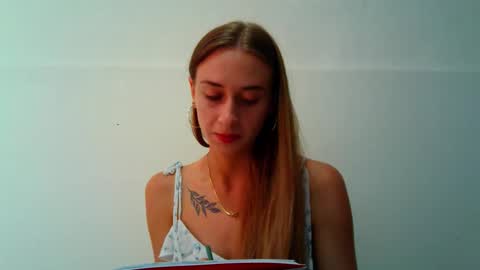 Snapshot of _aurora_sweet chatting on 09-14-25, 12:26 _aurora_sweet online show from 09-14-25, 12:26
