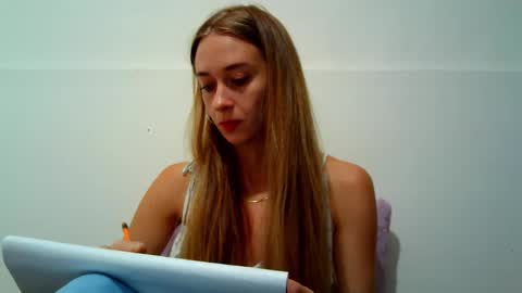 Snapshot of _aurora_sweet chatting on 09-15-25, 09:31 _aurora_sweet online show from 09-15-25, 09:31