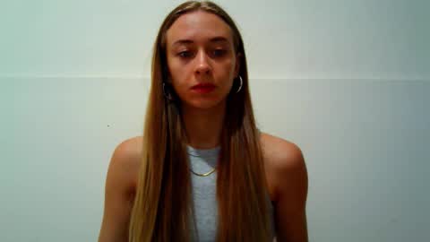 Snapshot of _aurora_sweet chatting on 09-16-25, 07:42 _aurora_sweet online show from 09-16-25, 07:42
