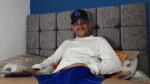 Snapshot of _austinmoon chatting on 01-16-26, 01:42 _austinmoon online show from 01-16-26, 01:42