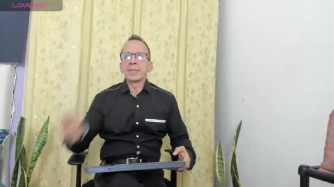 Axel online show from 06-04-26, 08:53
