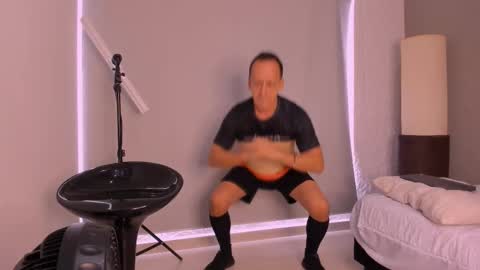 Snapshot of _axelking_ chatting on 10-11-25, 12:04 _axelking_ online show from 10-11-25, 12:04