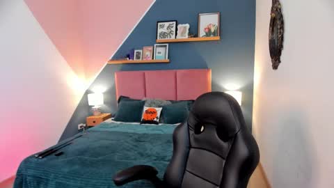 Sofia online show from 01-13-26, 12:54