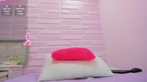 Snapshot of _becky__ chatting on 02-11-25, 06:55 Becky online show from 02-11-25, 06:55