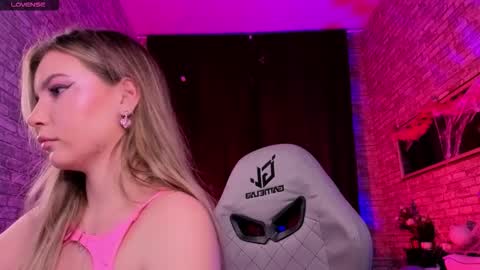 Bella online show from 10-27-25, 08:46