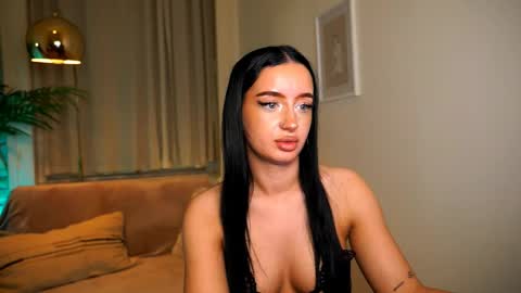 Pearl online show from 04-15-26, 06:04