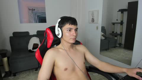 Snapshot of _blakee chatting on 12-26-24, 08:39 B L A K E online show from 12-26-24, 08:39