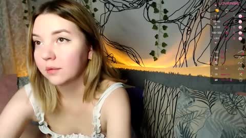 Snapshot of _blonde_barbie_ chatting on 10-23-25, 08:29 Elizabeth online show from 10-23-25, 08:29