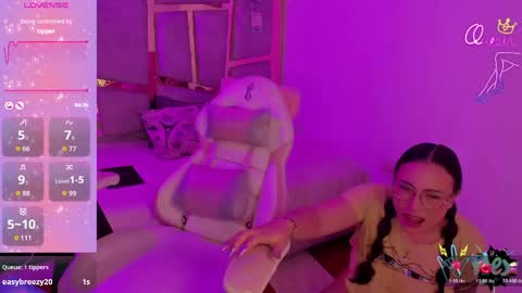 Angie  Independent model online show from 05-30-26, 07:38