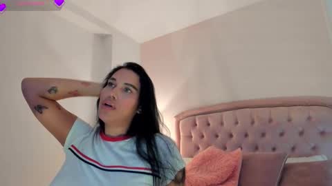 Snapshot of _cailyn chatting on 12-20-25, 08:38 cailyn online show from 12-20-25, 08:38