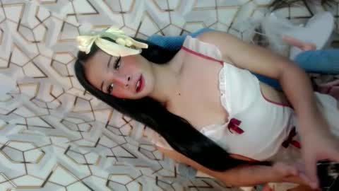 Kate flores online show from 05-05-26, 04:48