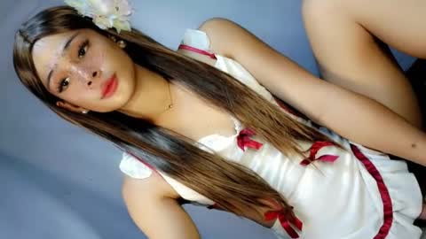 Kate flores online show from 07-25-26, 03:42