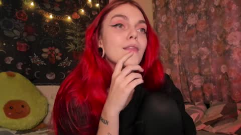 Snapshot of _caroline_coy chatting on 12-15-24, 02:27 Caroline online show from 12-15-24, 02:27