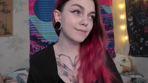 Snapshot of _caroline_coy chatting on 03-07-25, 02:56 Caroline online show from 03-07-25, 02:56