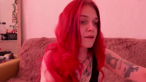 Snapshot of _caroline_coy chatting on 10-18-25, 10:05 Caroline online show from 10-18-25, 10:05