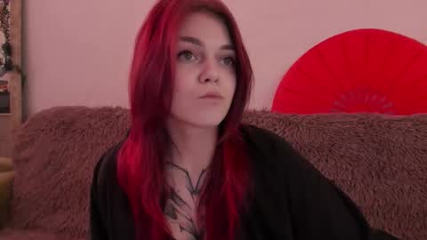 Snapshot of _caroline_coy chatting on 01-12-26, 11:15 Caroline online show from 01-12-26, 11:15