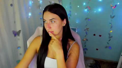 Snapshot of _chanel_foryou_ chatting on 07-18-26, 12:20 Chanel online show from 07-18-26, 12:20