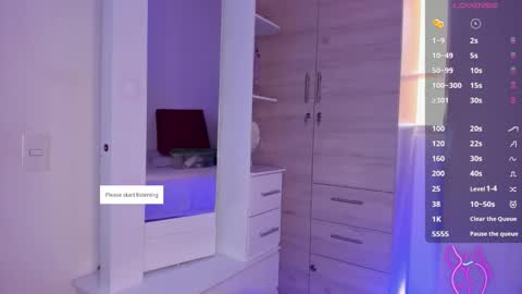 Snapshot of _charlotte_03 chatting on 01-11-26, 06:35 _charlotte_03 online show from 01-11-26, 06:35