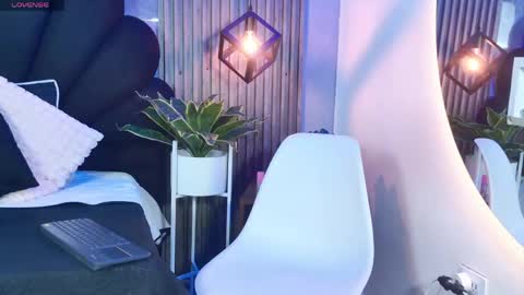 Snapshot of _charlotte_queen_ chatting on 05-01-26, 01:26 _charlotte_queen_ online show from 05-01-26, 01:26