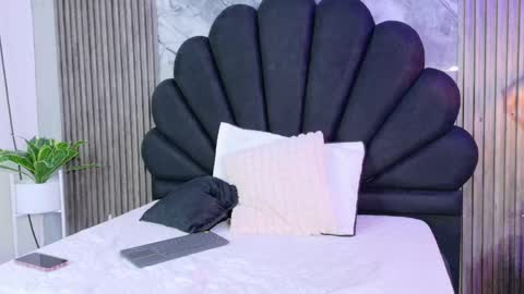 Snapshot of _charlotte_queen_ chatting on 05-20-26, 01:28 _charlotte_queen_ online show from 05-20-26, 01:28