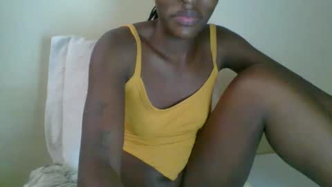 Snapshot of _clara01 chatting on 11-11-25, 05:29 clara online show from 11-11-25, 05:29