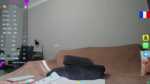 Sophie online show from 11-03-25, 08:37