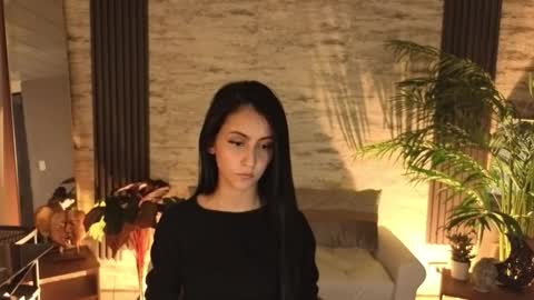 Snapshot of _coraliinee_ chatting on 02-05-26, 05:45 Coraline online show from 02-05-26, 05:45