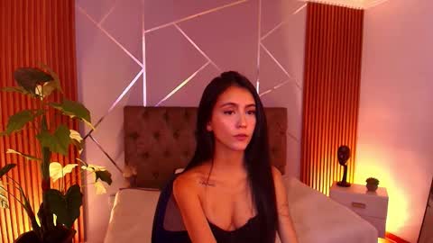 Snapshot of _coraliinee_ chatting on 03-19-26, 06:39 Coraline online show from 03-19-26, 06:39