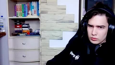 Snapshot of _crise_next_door_ chatting on 10-06-25, 02:58 _crise_next_door_ online show from 10-06-25, 02:58