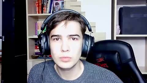 Snapshot of _crise_next_door_ chatting on 10-16-25, 03:13 _crise_next_door_ online show from 10-16-25, 03:13