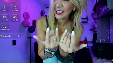  cristal ayala online show from 04-21-26, 10:45