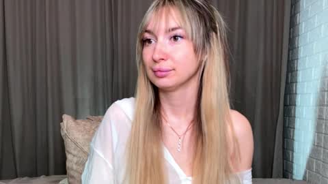 _crystal_moon_1 online show from 11-06-25, 07:48