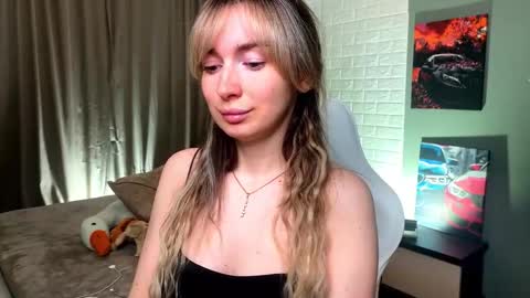 _crystal_moon_1 online show from 03-18-26, 07:06