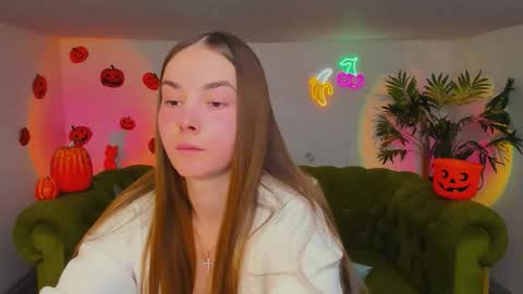 Erika online show from 10-29-25, 01:35