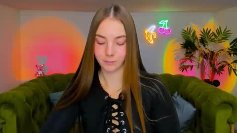 Erika online show from 11-21-25, 01:21