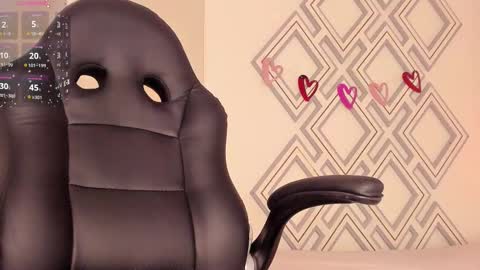     online show from 02-11-25, 02:14