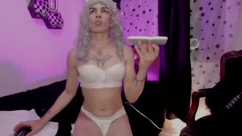 Dakota Jones online show from 09-13-25, 05:07