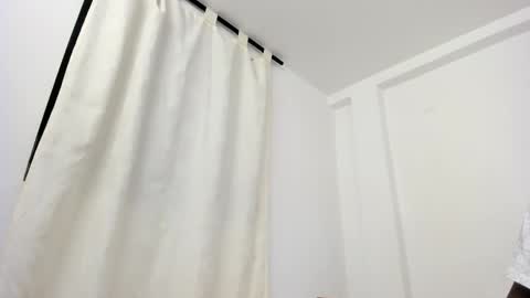 Snapshot of _danik0 chatting on 10-19-25, 12:44 danik online show from 10-19-25, 12:44