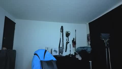 Snapshot of _delacruz911_ chatting on 03-27-26, 11:21 delacruz online show from 03-27-26, 11:21