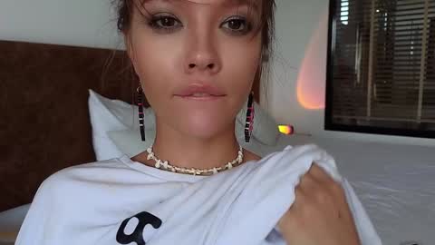 DemiDee online show from 10-13-25, 06:02