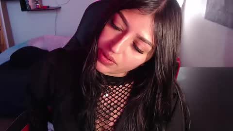 Snapshot of _dennise chatting on 12-15-25, 05:50 _dennise online show from 12-15-25, 05:50